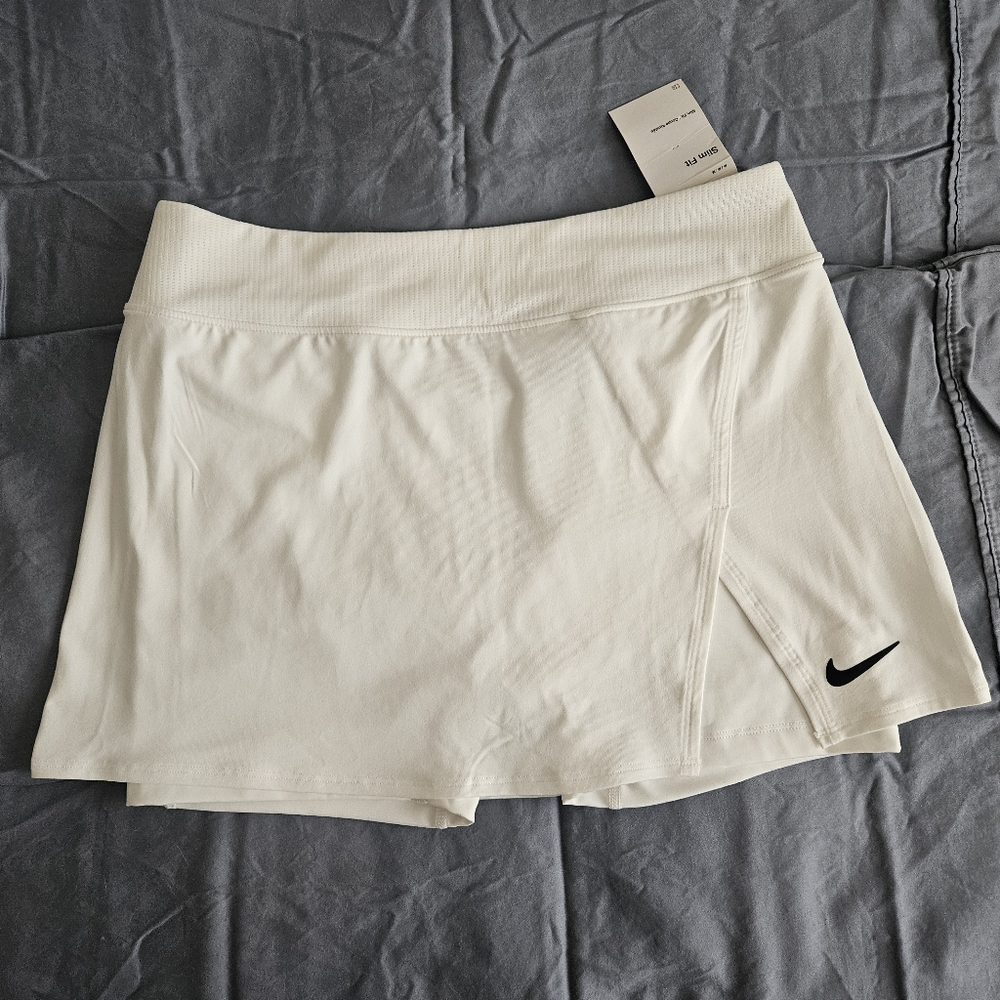 Nike Dry Fit slim tennis skirt